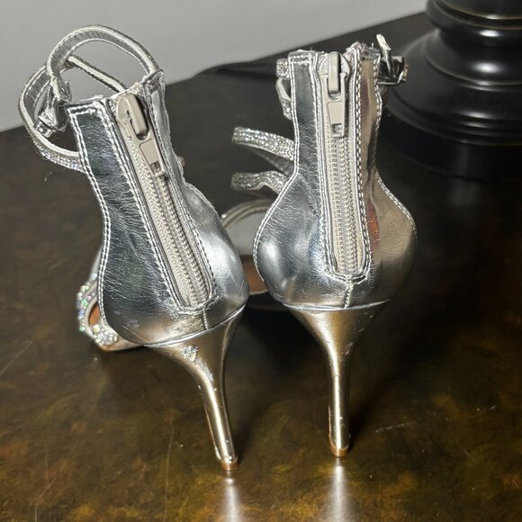 Steve Madden silver heels - Picture 2 of 2